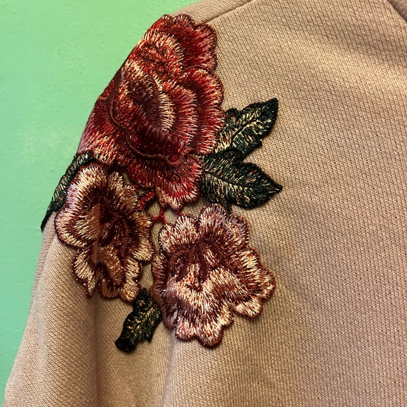 NWOT Dusty Rose Cropped Sweatshirt - Picture 3 of 5